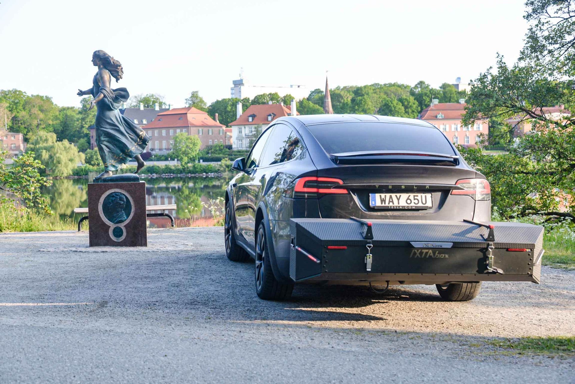 Why do some roof boxes create more wind noise than others? - IXTAbox