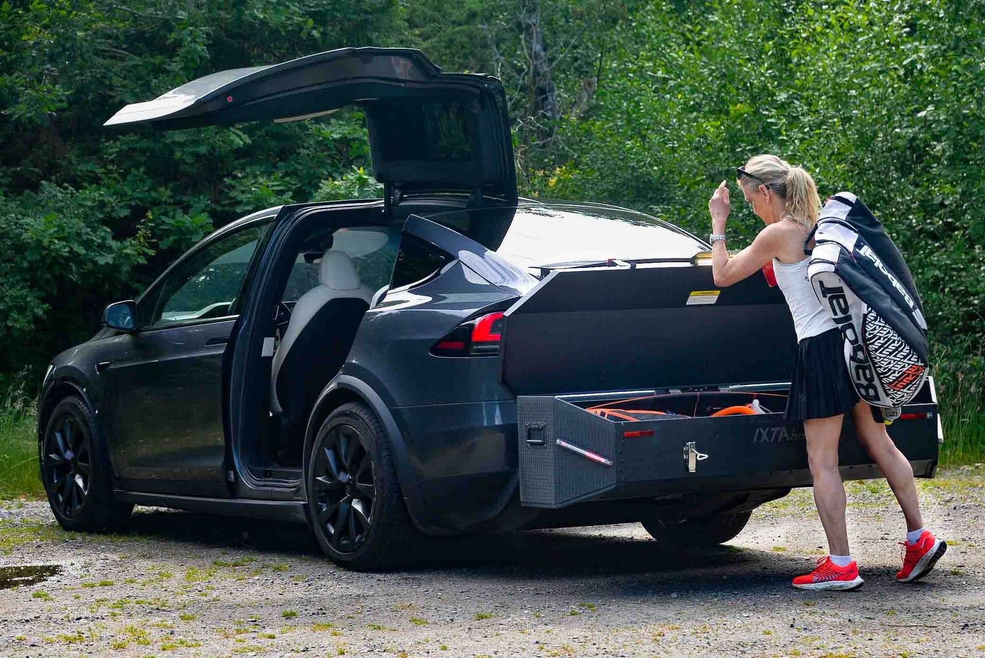 Can I store golf clubs in a roof box?